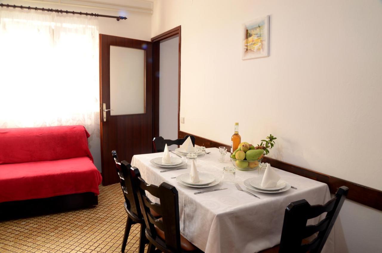 Dvosoban Apartman U Centru Grada Biograd Na Moru Exterior photo
