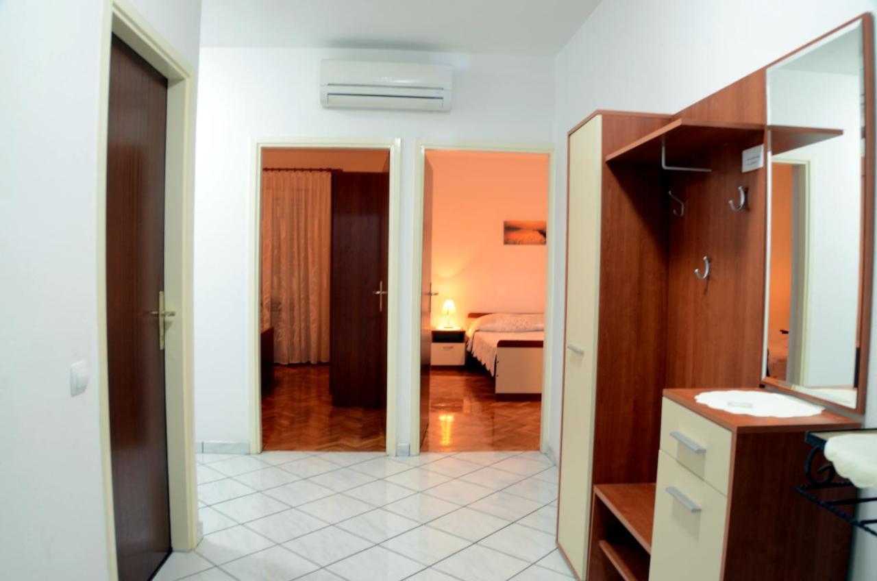 Dvosoban Apartman U Centru Grada Biograd Na Moru Exterior photo